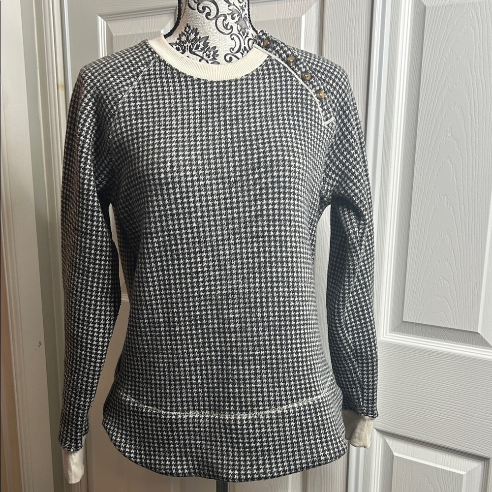 Columbia Black & White Houndstooth Crewneck Sweater Shoulder Buttons M